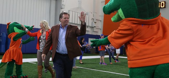 LOOK: Florida coach Jim McElwain is selling a barbecue sauce, and the label is great
